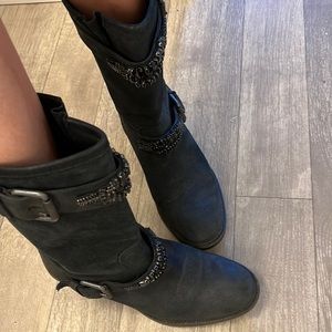 Vera Wang black crystal moto boot. Fits like a 7.5, 8, 8.5, labeled US Wmns 9